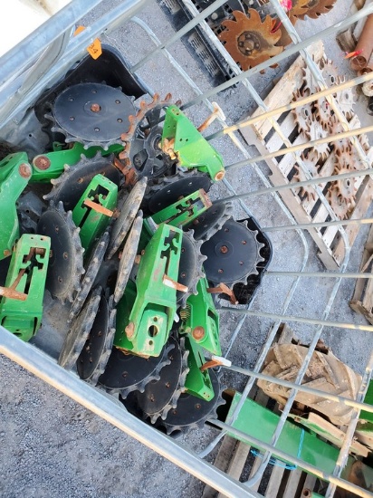 John Deere  Closing Wheels
