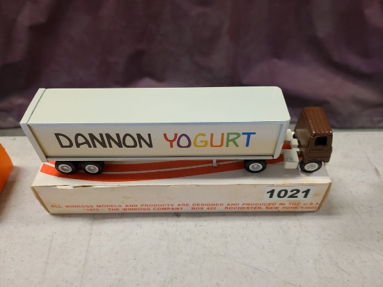 Winross Truck With Van Trailer