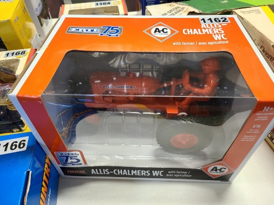 Ertl  Tractor