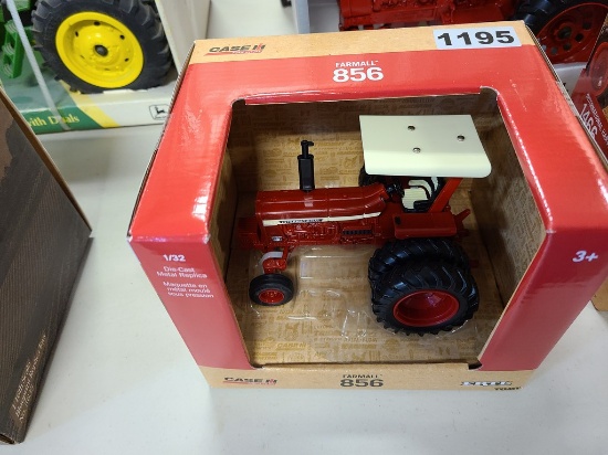 Ertl  Tractor