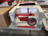Ertl  Tractor
