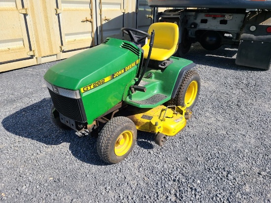 John Deere GT262 Riding Tractor 'Runs & Operates'
