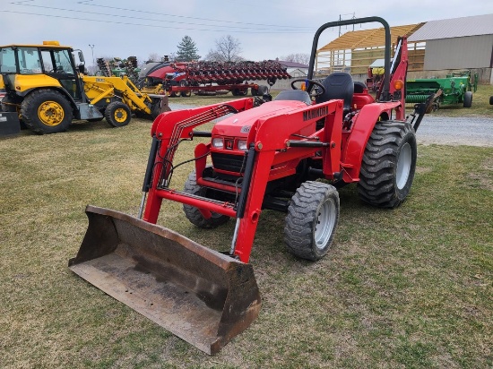 Mahindra 2615 Compact Tractor Loader Backhoe 'Runs & Operates'
