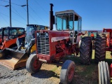 International 856 Tractor 'Runs & Operates'