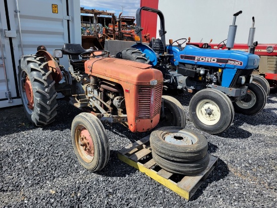 Massey Ferguson TO35 Antique Tractor 'Runs & Operates'