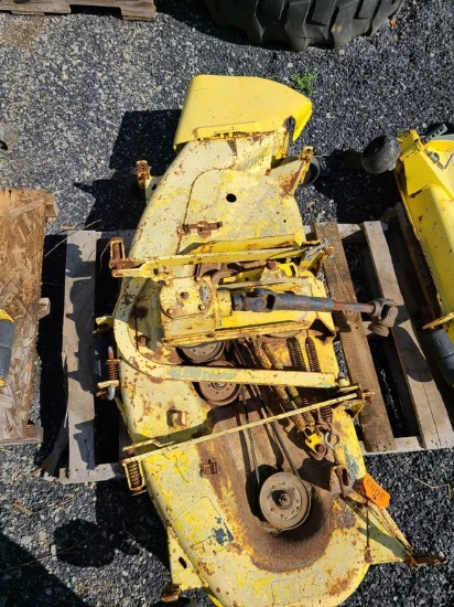 John Deere  Belly Mower