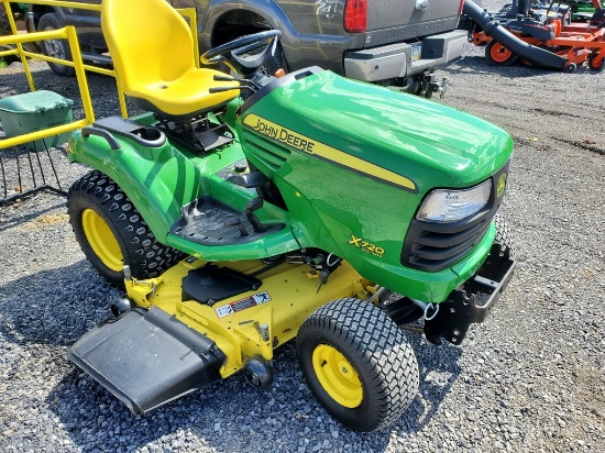 John Deere X720  'Runs & Operates'
