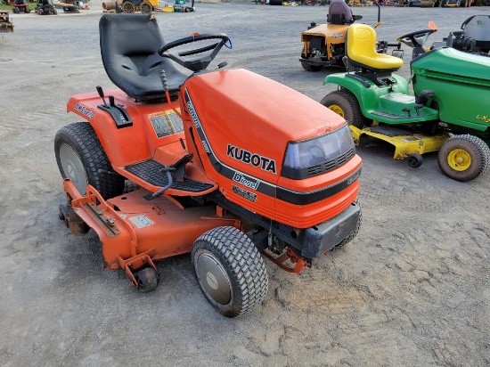 Kubota G1900 Riding Tractor 'Ride & Drive'