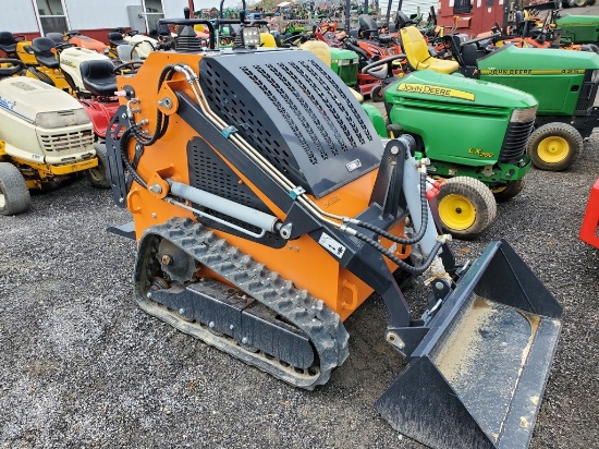 LandHonor  Stand On Track Loader 'New'
