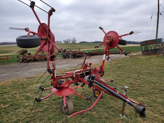New Holland 163H Tedder