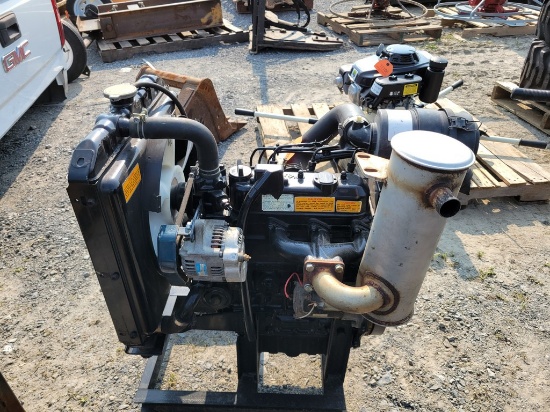 Kubota D905 Engine 'Runs'