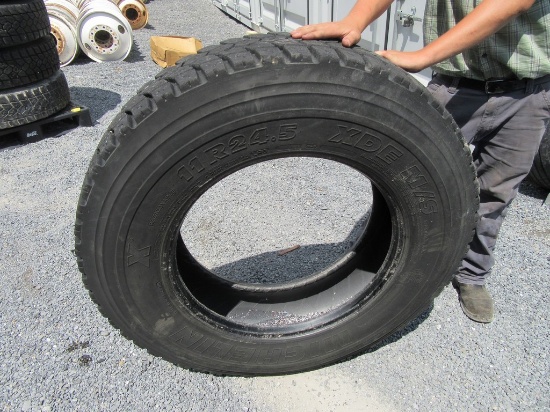 2014 Michelin 11R24.5 XDE Tires