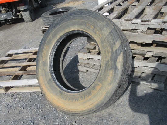 2015 Michelin 11R24.5, XZE2 Tires