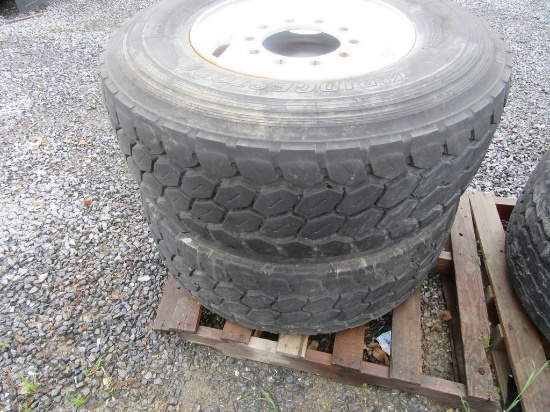 2015 Bridgestone M854; 385/65R22.5 Tires on Wheels