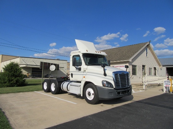 2016 Freightliner Cascadia Day Cab Truck Tractor