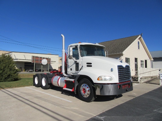 2011 Mack CXU613 Day Cab Truck Tractor