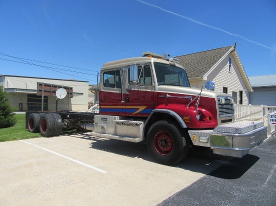 2002 Freightliner FL112 Cab & Chassis