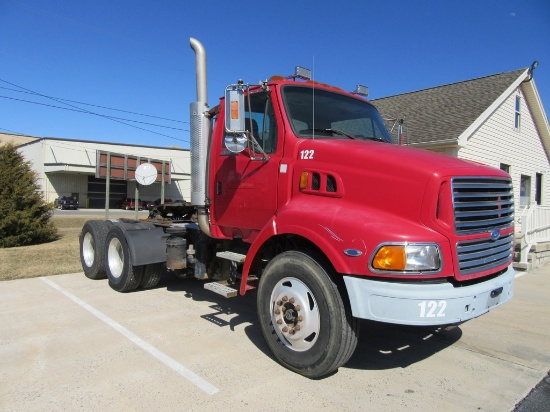 1996 Ford AT9513 Day Cab Truck Tractor