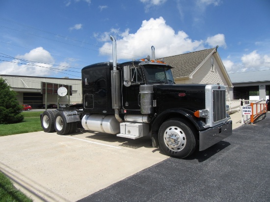 2004 Peterbilt 379 Sleeper Truck Tractor