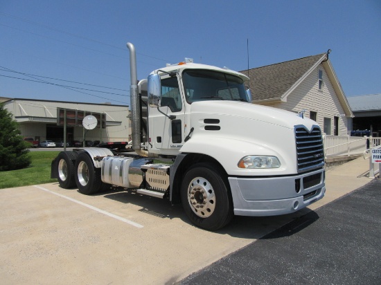 2011 Mack CXU613 Day Cab Truck Tractor