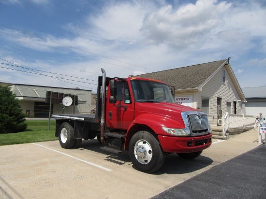 2003 International 4300 Flatbed Truck