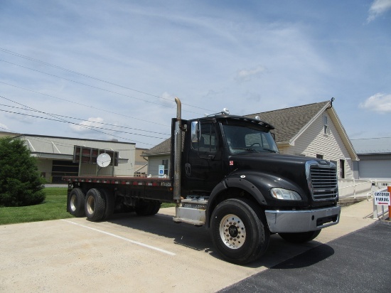 2013 Freightliner M2 Flatbed Truck