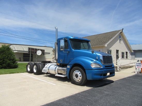 2012 Freightliner Columbia Day Cab Truck Tractor