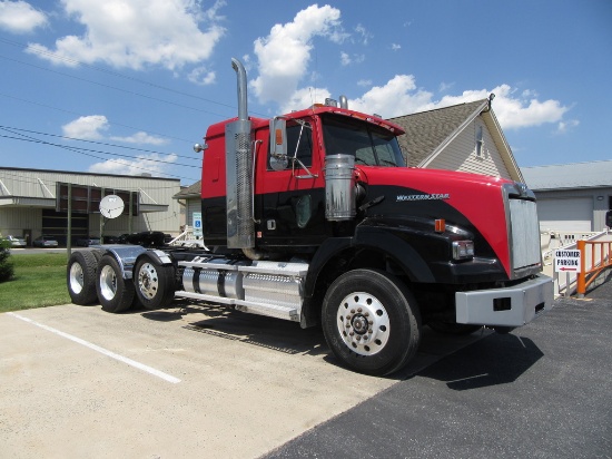 2011 Western Star 4900SA Tri-axle, Sleeper Truck Tractor