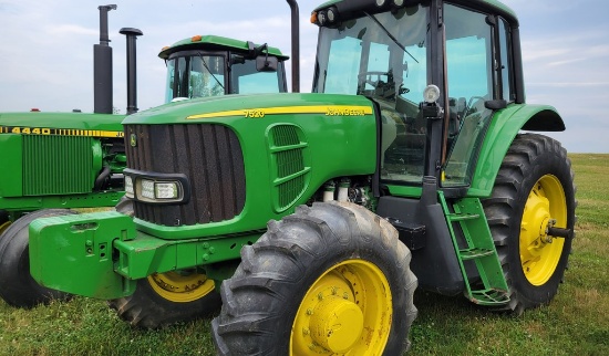 John Deere 7520 Cab Tractor 'Ride & Drive - Drive Train Guarantee'
