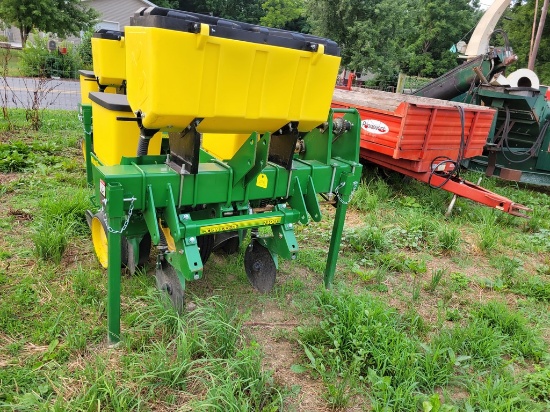 John Deere 7300 Corn Planter 'NEW'