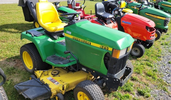 John Deere 425 Riding Tractor 'Ride & Drive - Drive Train Guarantee'