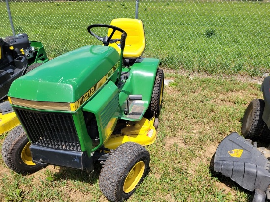 John Deere 212 Riding Tractor 'AS-IS - For Parts or Repair'