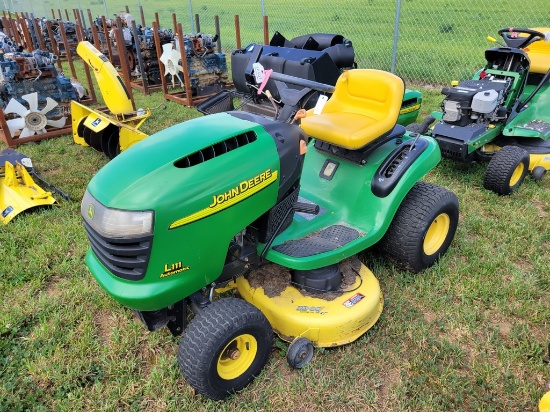 2005 John Deere L111 Riding Tractor 'AS-IS - For Parts or Repair'