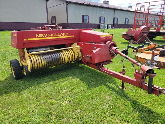 New Holland 316 Small Square Baler
