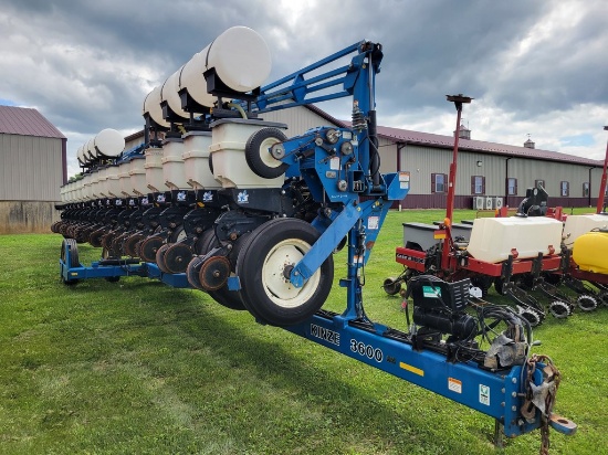 Kinzie 3600 Corn Planter 'Monitor In Office'