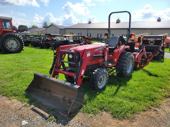 Massey Ferguson 1529 Compact Tractor 'AS-IS - For Parts or Repair'