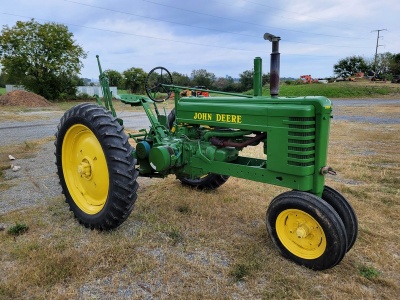 John Deere B Antique Tractor 'AS-IS - For Parts or Repair'