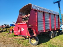 Miller Pro 5200 Forage Wagon