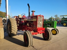 1970 International 1456 Tractor 'Ride & Drive - Drive Train Guarantee'