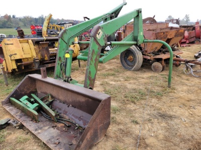 John Deere 48 Loader