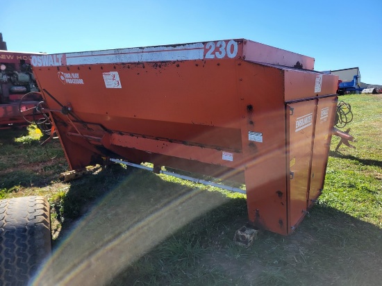 1990 Oswalt 230 Feed Mixer