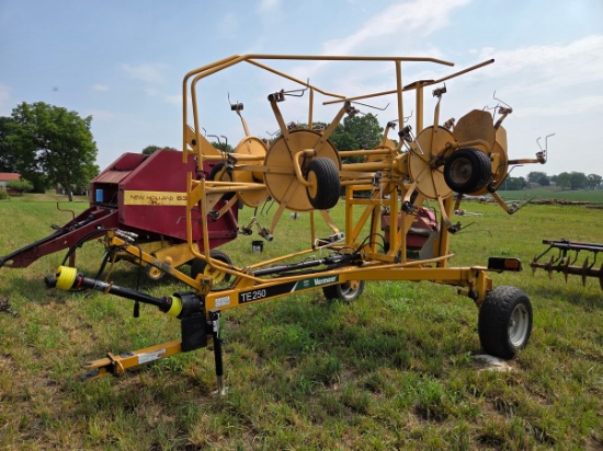 Vermeer TE250 Tedder