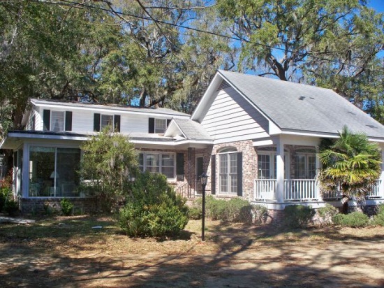 Home and land with frontage on Winyah Bay