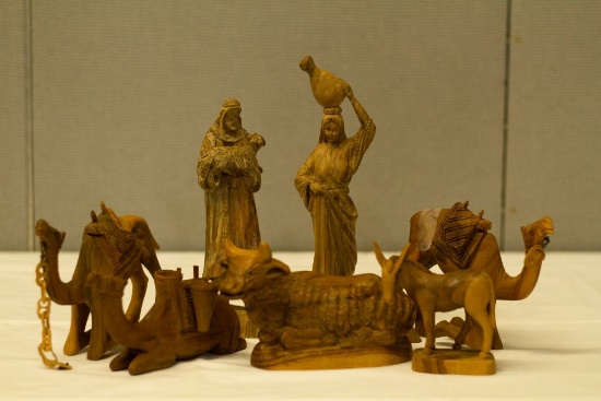7 Wooden Figurines