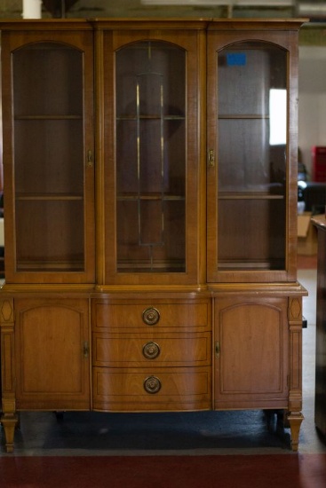 thomasville Glass Top China Cabinet