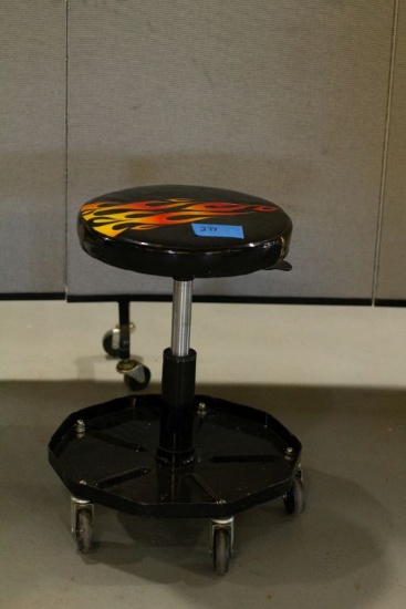 5 Wheel Mechanics Stool