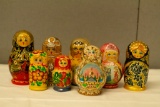 8 Russian Nesting Dolls