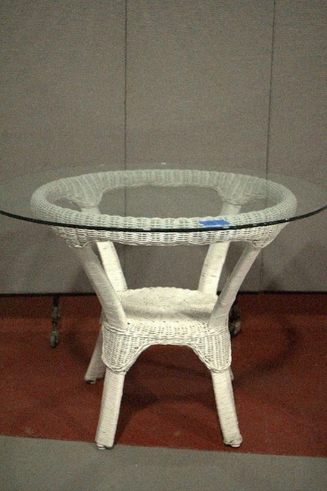 Glasstop Wicker Table & 4 Chairs