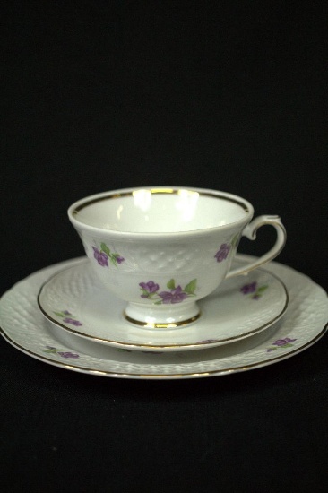 4 Single Tea Services, Cup, Saucer, & Plate