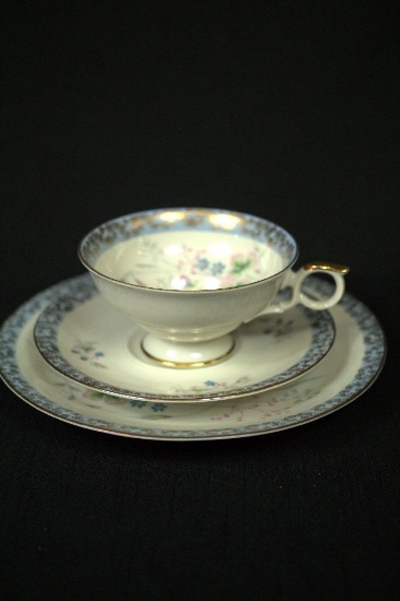 4 Single Tea Services, Cup, Saucer, & Plate